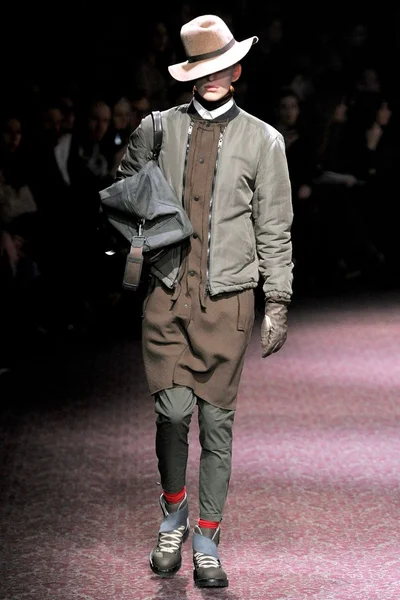 Look 29